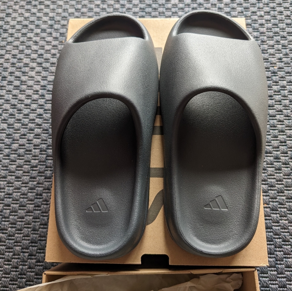Yeezy slides- SOLD